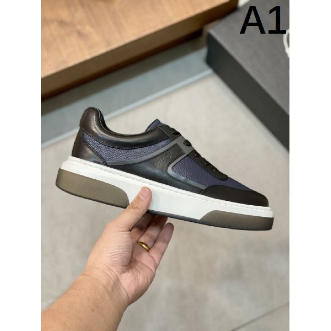 スマートで快適な履き心地 PRADA プラダ コピー シューズ 今季おすすめ