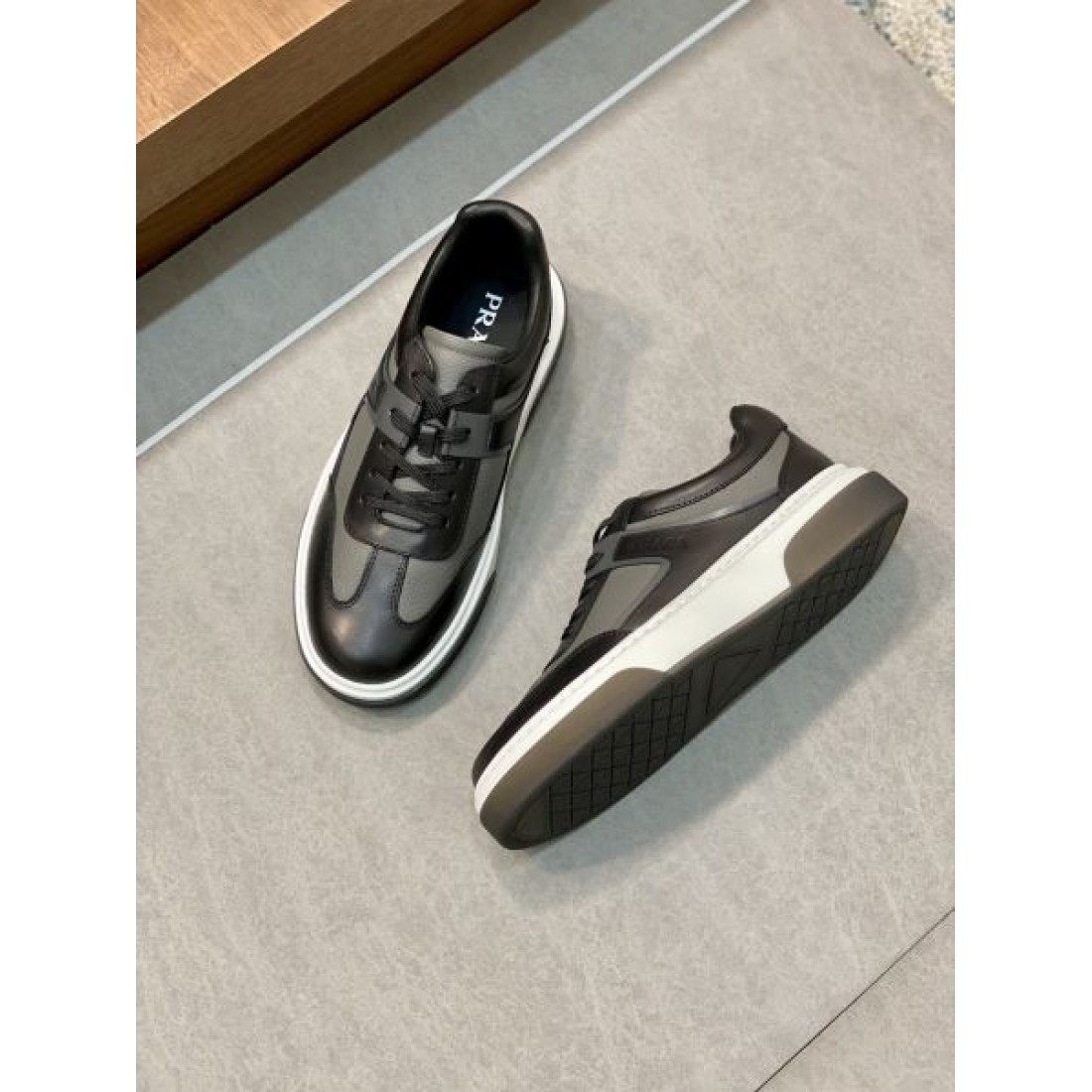  スマートで快適な履き心地 PRADA プラダ コピー シューズ 今季おすすめ