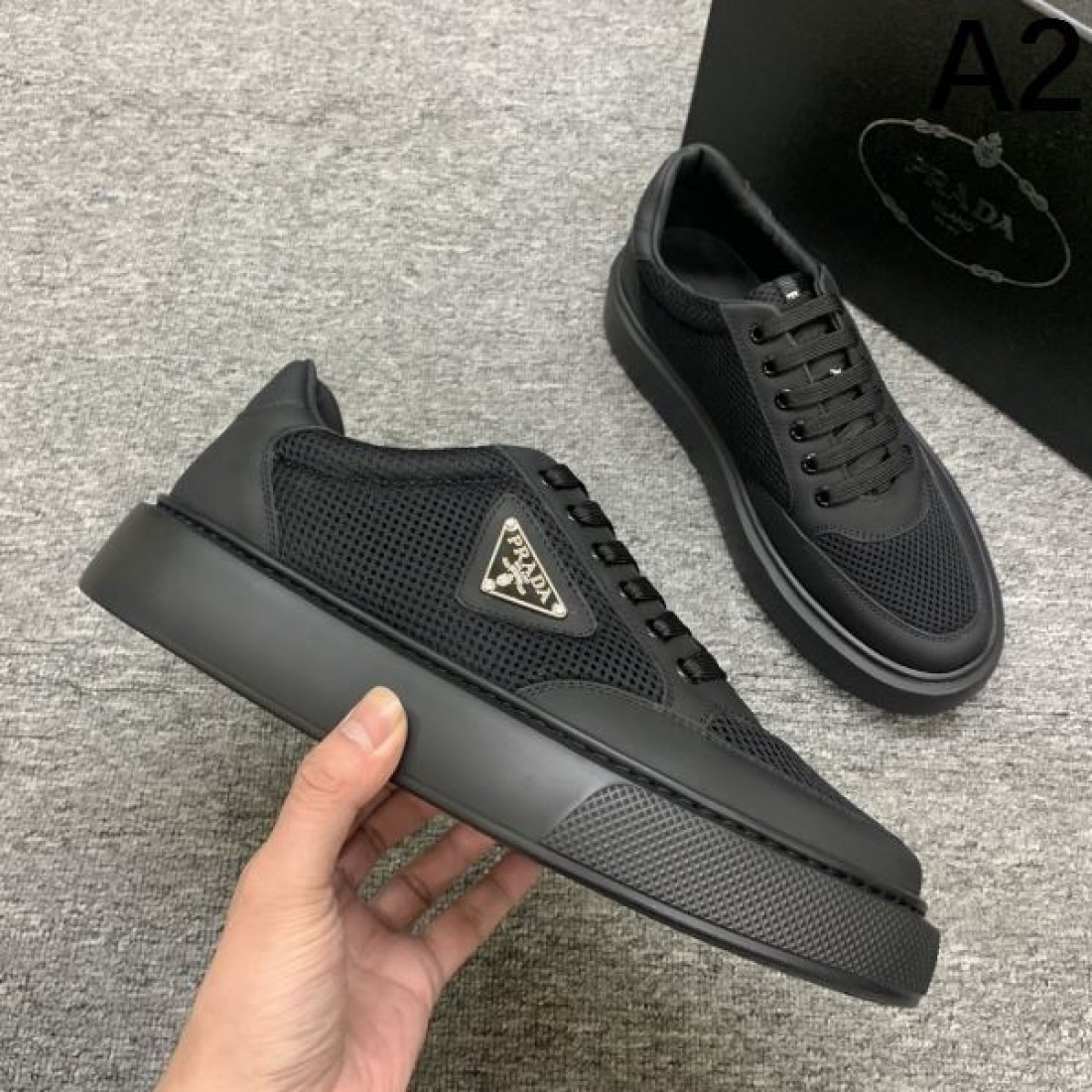  話題の一足 PRADA プラダ コピー シューズ 機能美あふれるスタイル
