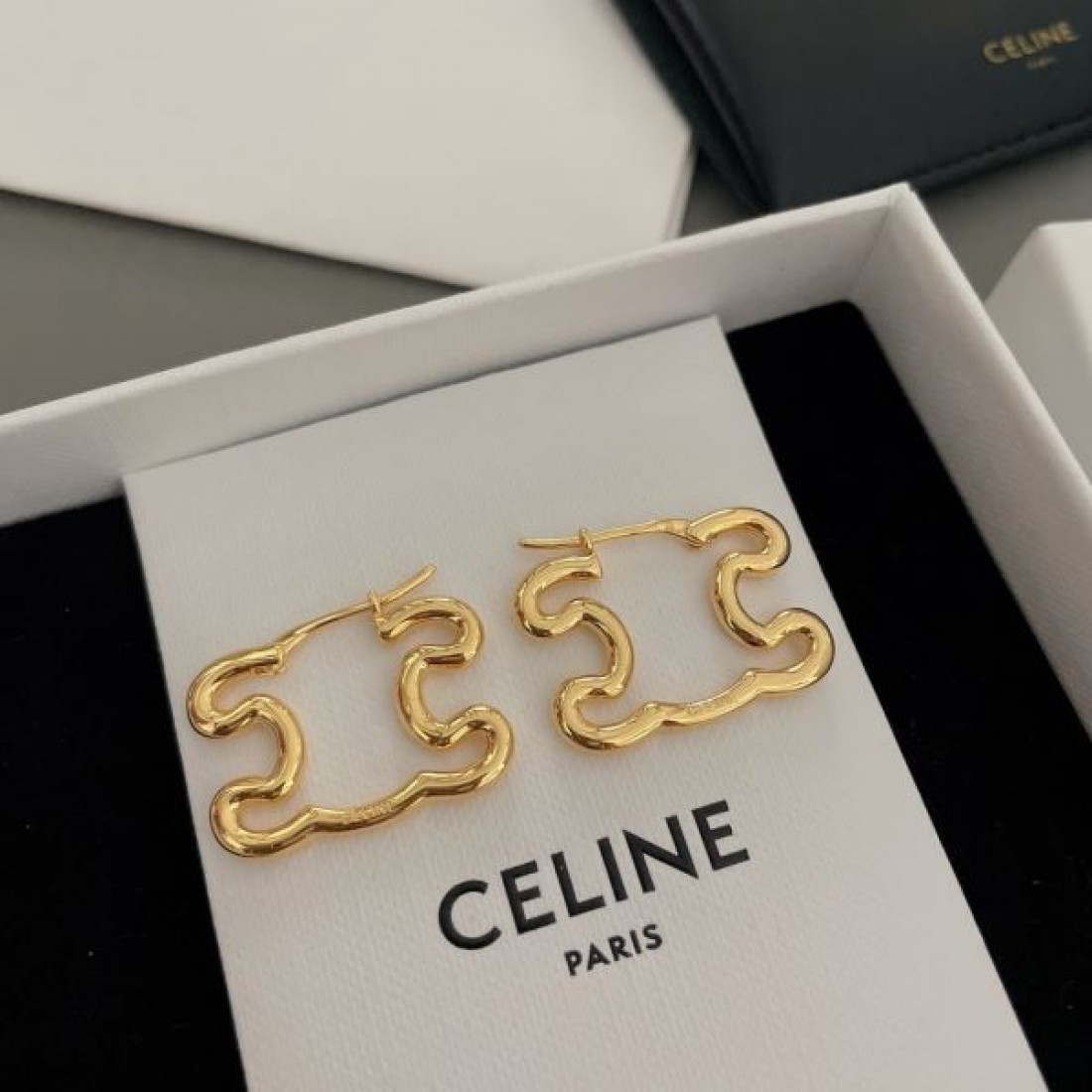 CELINE コピー イヤリング ロゴ 好感度が高いアイテム セリーヌ