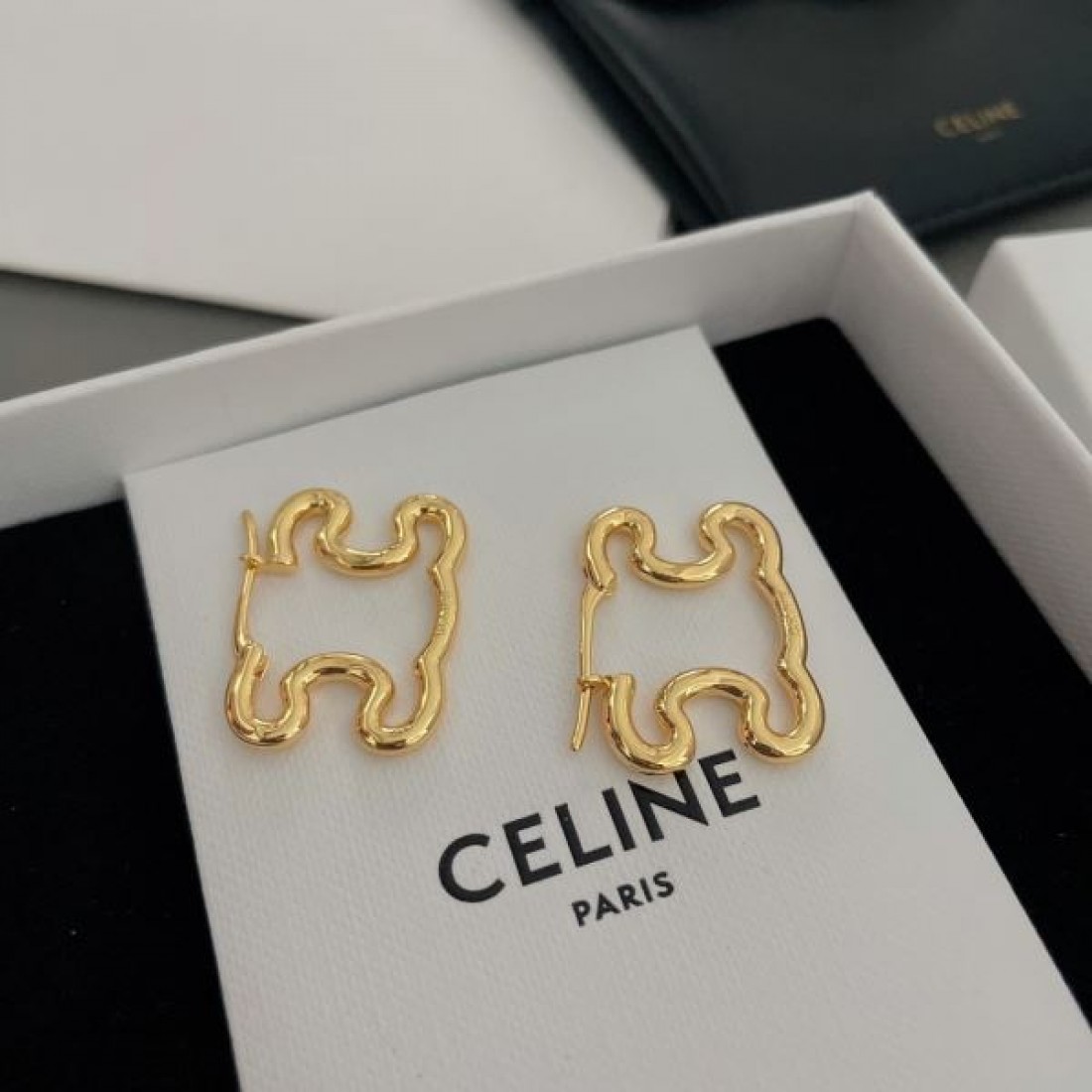 CELINE コピー イヤリング ロゴ 好感度が高いアイテム セリーヌ