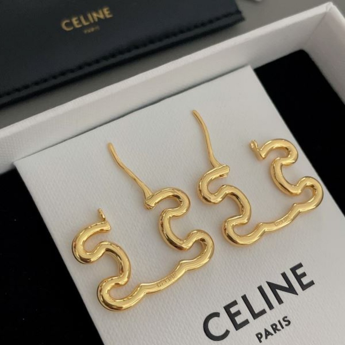CELINE コピー イヤリング ロゴ 好感度が高いアイテム セリーヌ