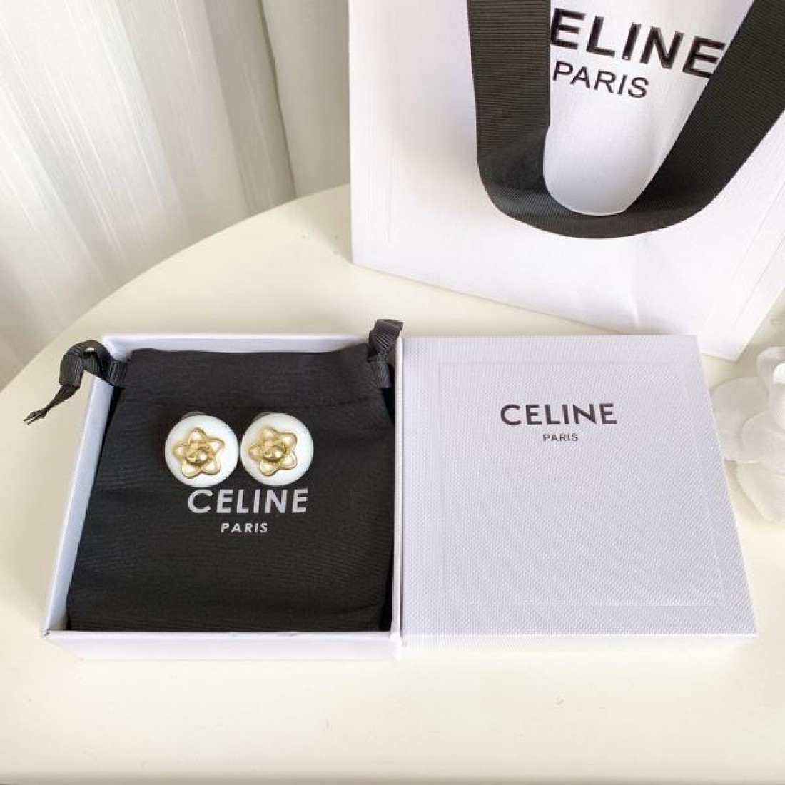 CELINE コピー イヤリング ロゴ 絶対かわいいおすすめ セリーヌ