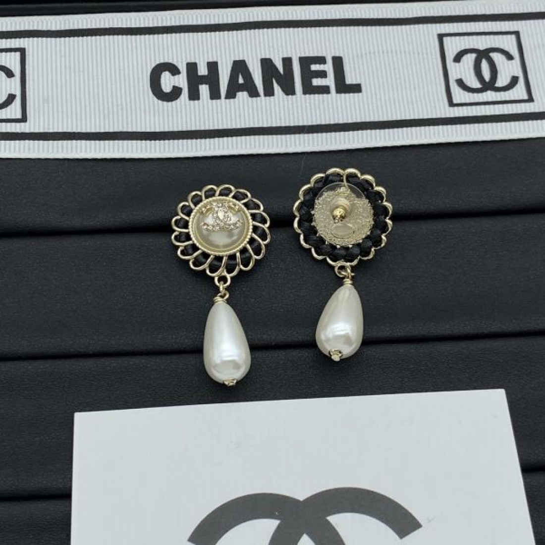 CHANEL コピー イヤリング ロゴ ファッションの最先端 シャネル
