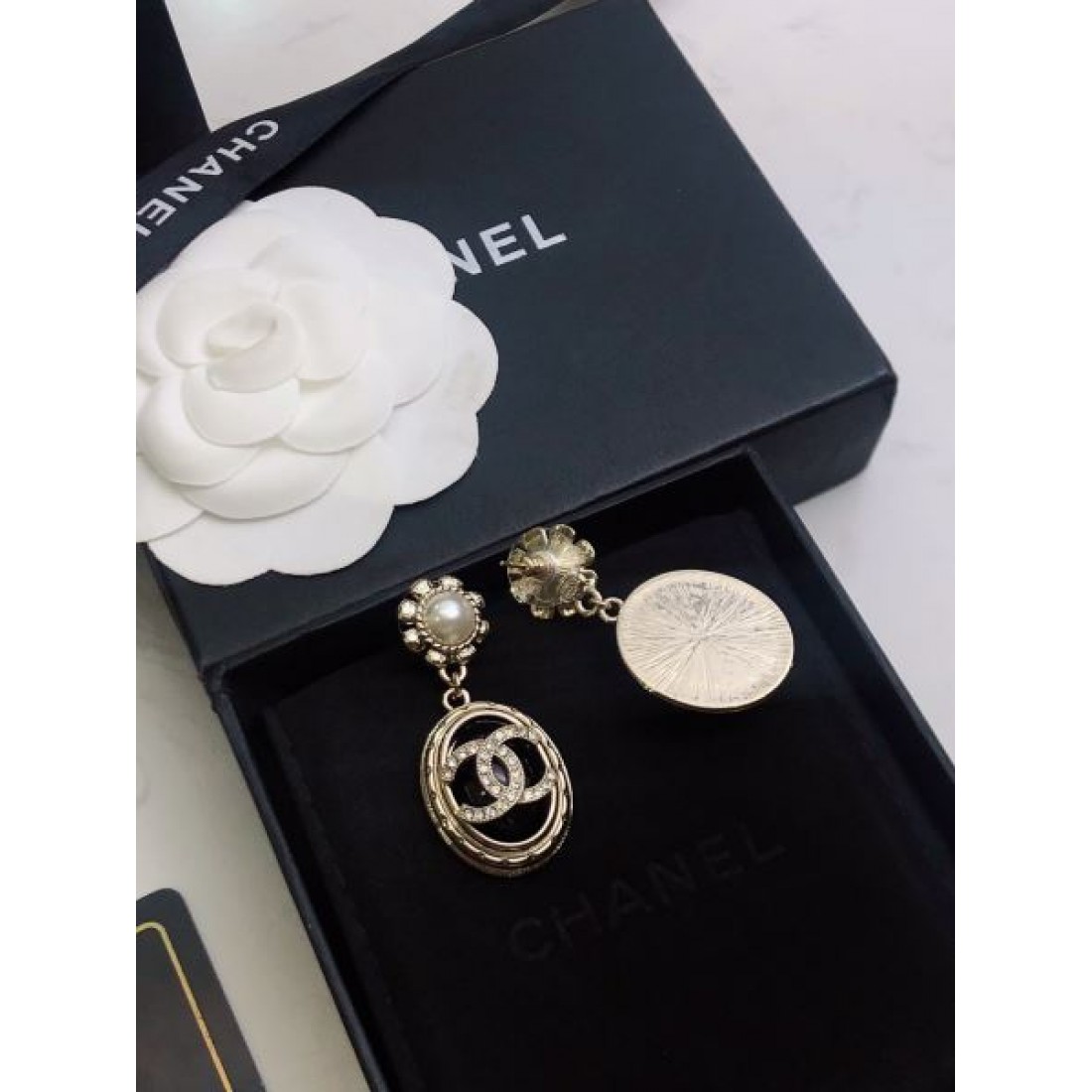 CHANEL コピー イヤリング ロゴ 海外のファッション新品 シャネル