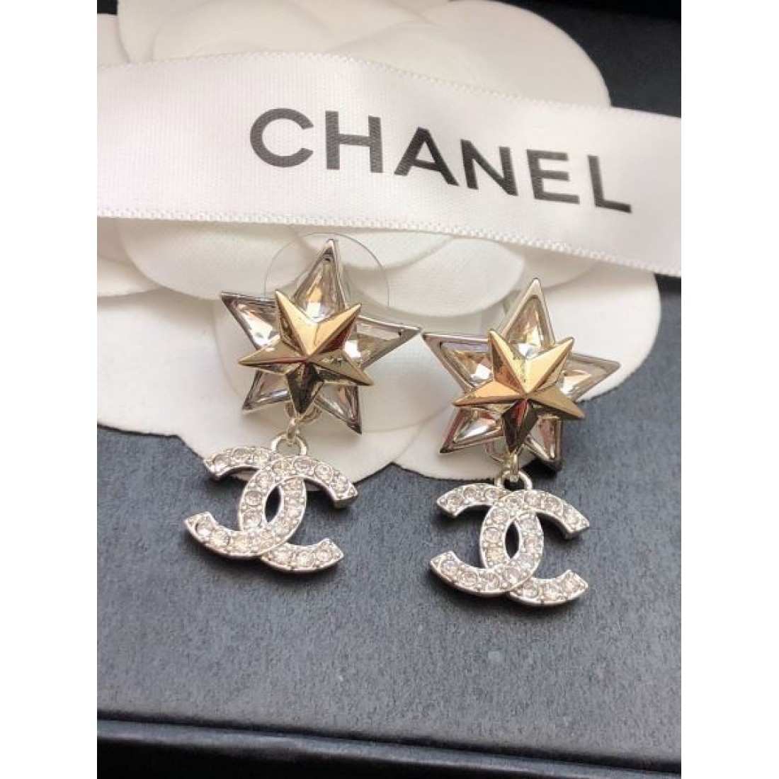 CHANEL コピー イヤリング ロゴ 断然オススメな人気新作 シャネル