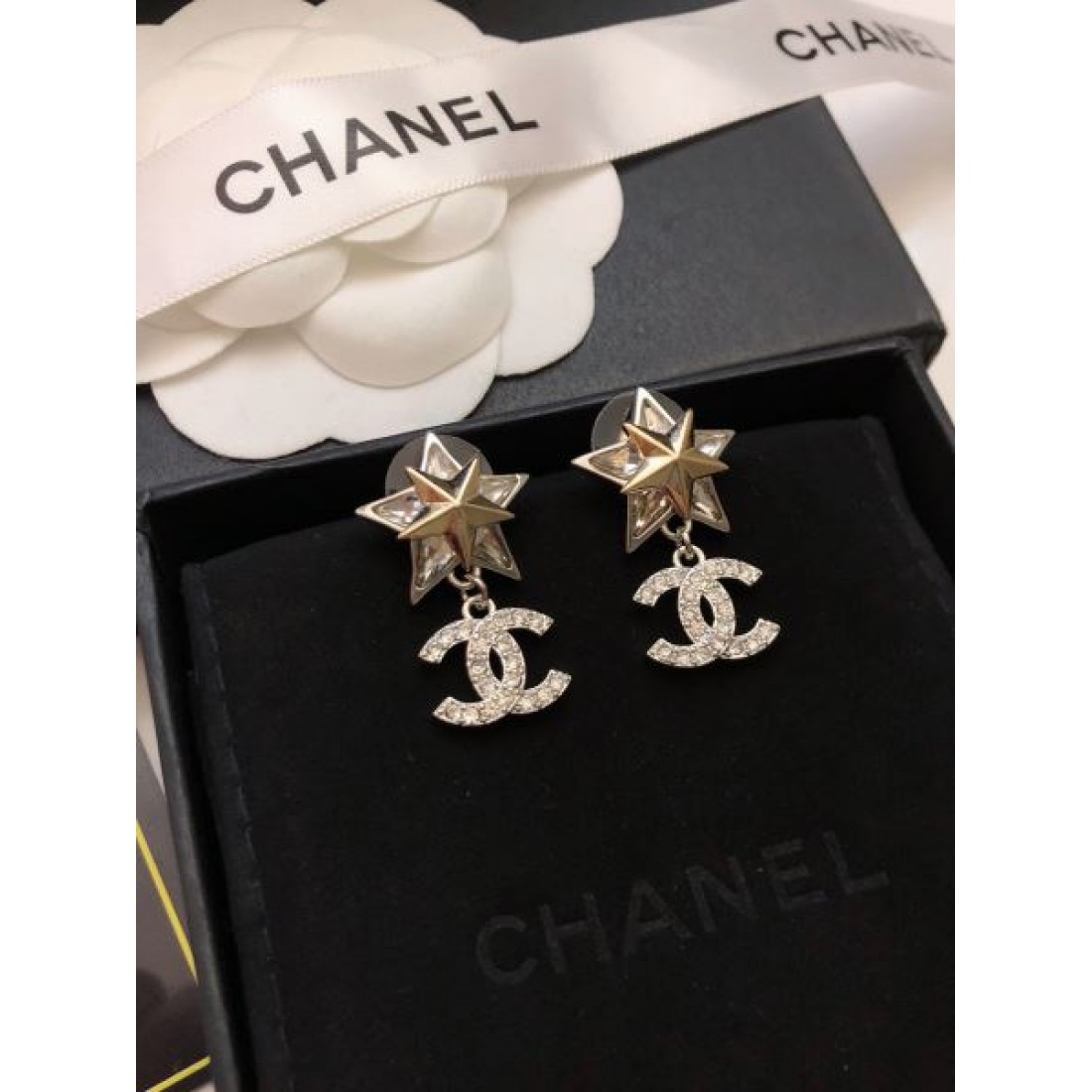 CHANEL コピー イヤリング ロゴ 断然オススメな人気新作 シャネル