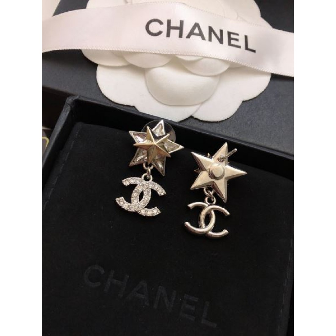 CHANEL コピー イヤリング ロゴ 断然オススメな人気新作 シャネル