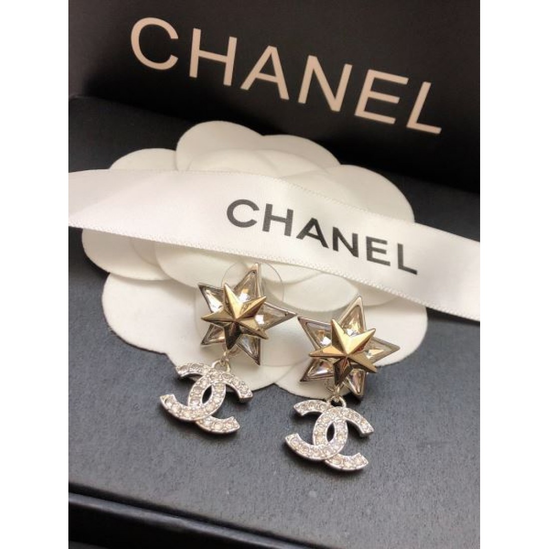 CHANEL コピー イヤリング ロゴ 断然オススメな人気新作 シャネル