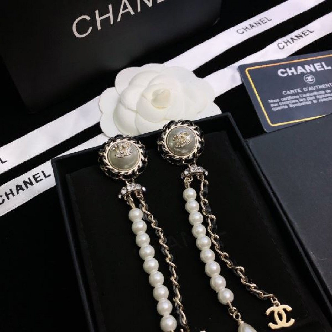 CHANEL コピー イヤリング ロゴ おしゃれな人は愛用中！シャネル