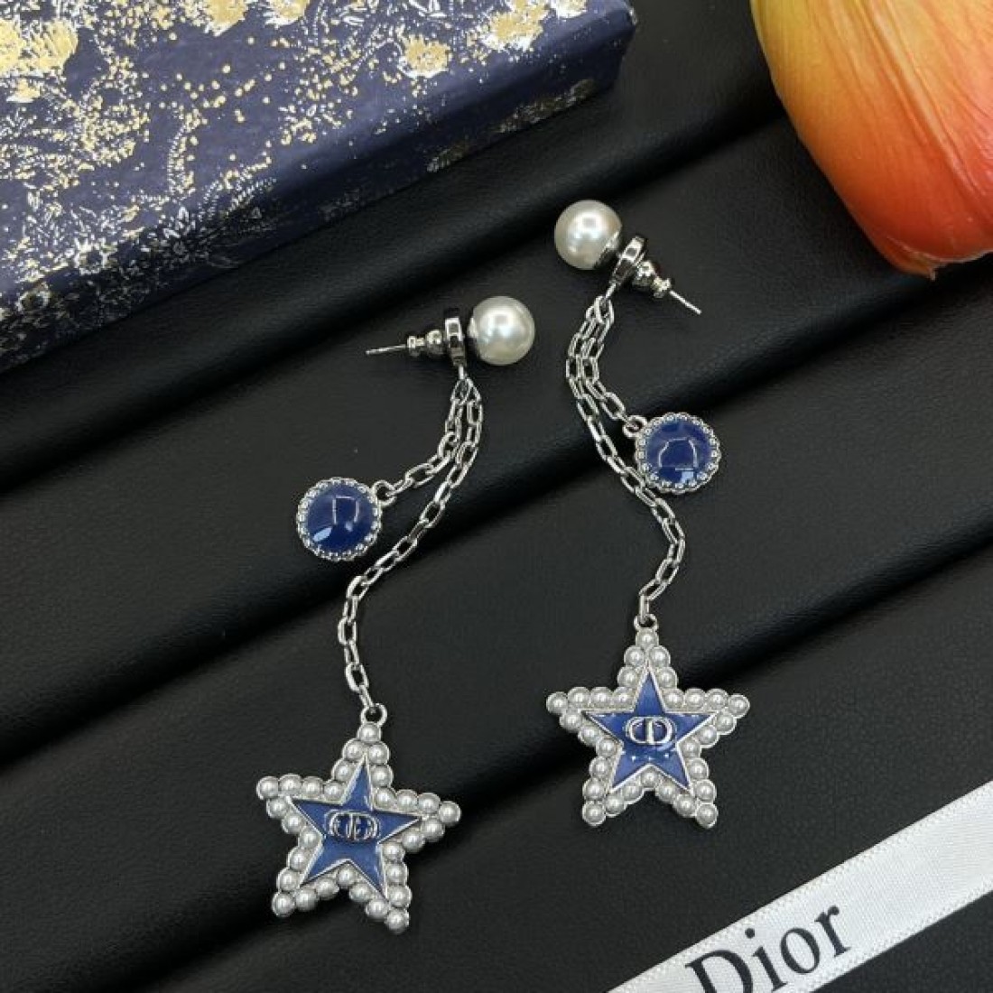 ディオール コピー イヤリング ロゴ 今年らしい優秀アイテム DIOR