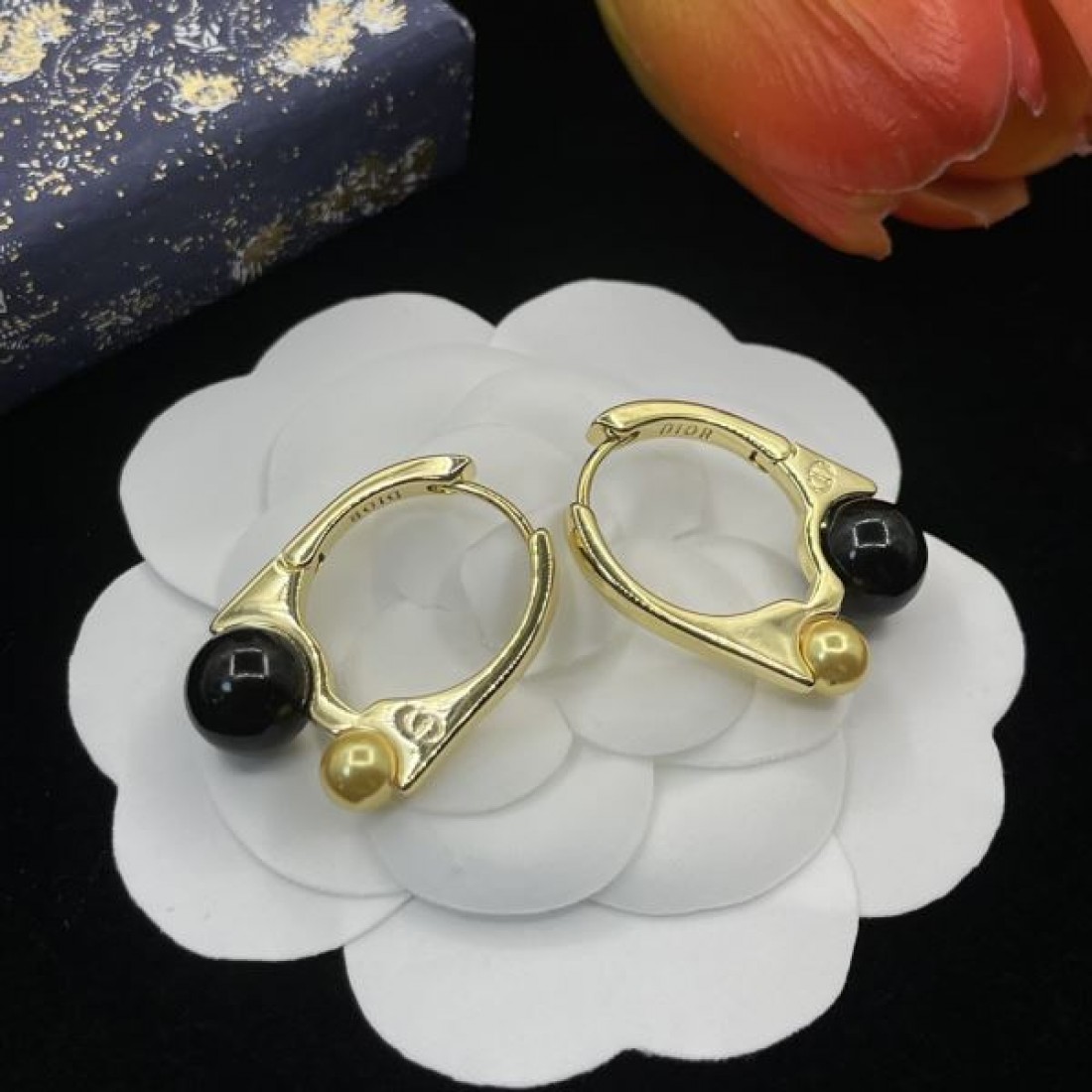 ディオール コピー イヤリング ロゴ 今季はファション感漂う DIOR