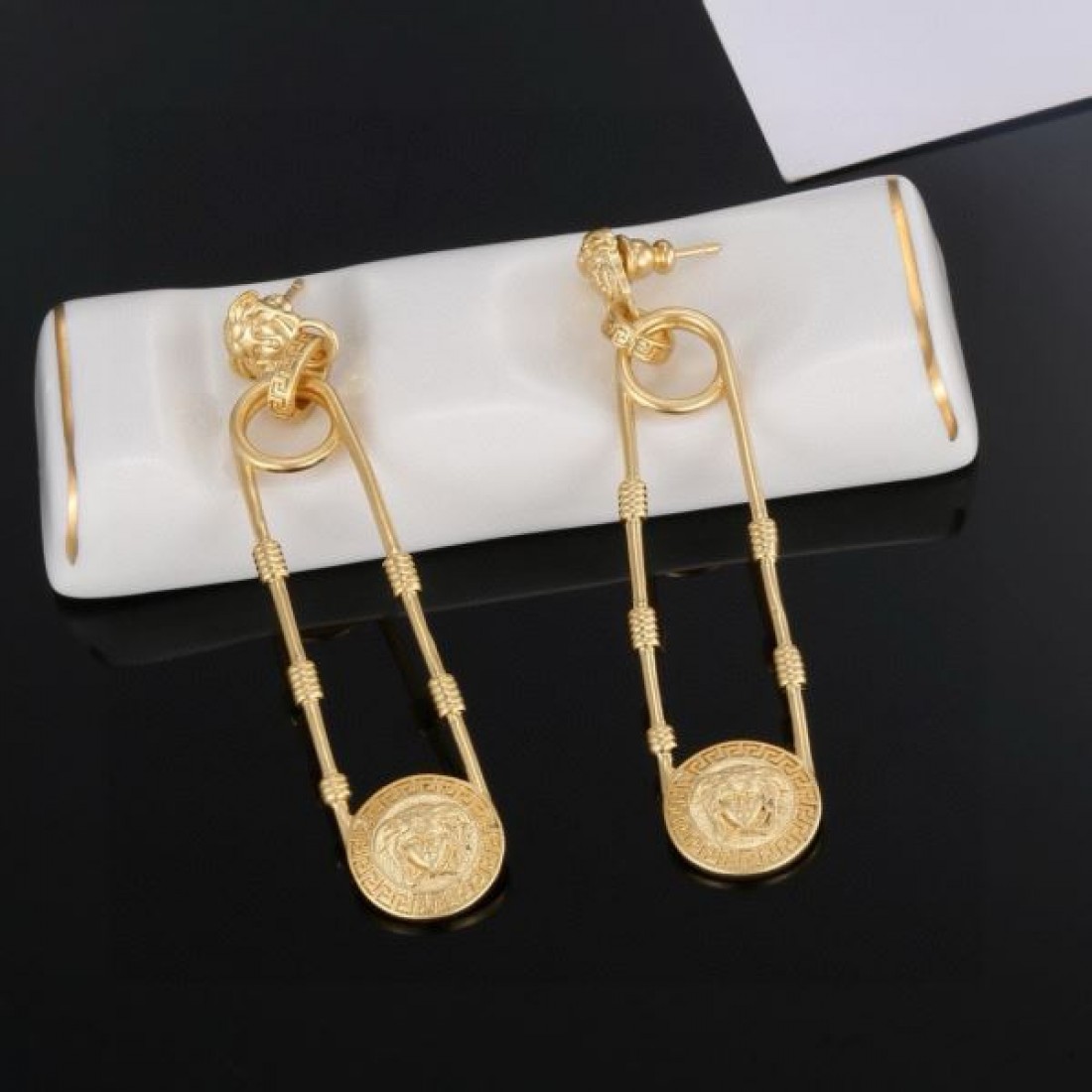 ヴェルサーチェ コピー ネックレス ロゴ 奇跡のセール特価 VERSACE
