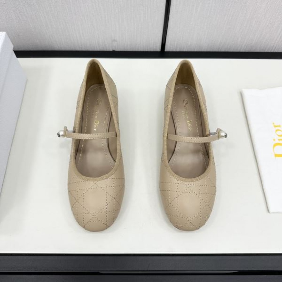 今季マストバイのDIOR ディオール コピー ハイヒール 上品で印象的な佇まい