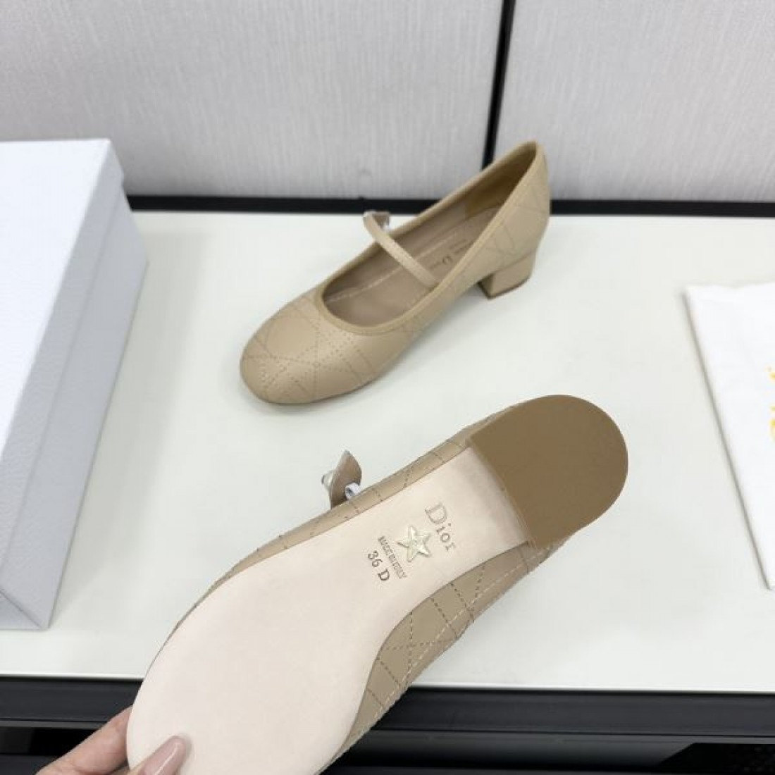 今季マストバイのDIOR ディオール コピー ハイヒール 上品で印象的な佇まい