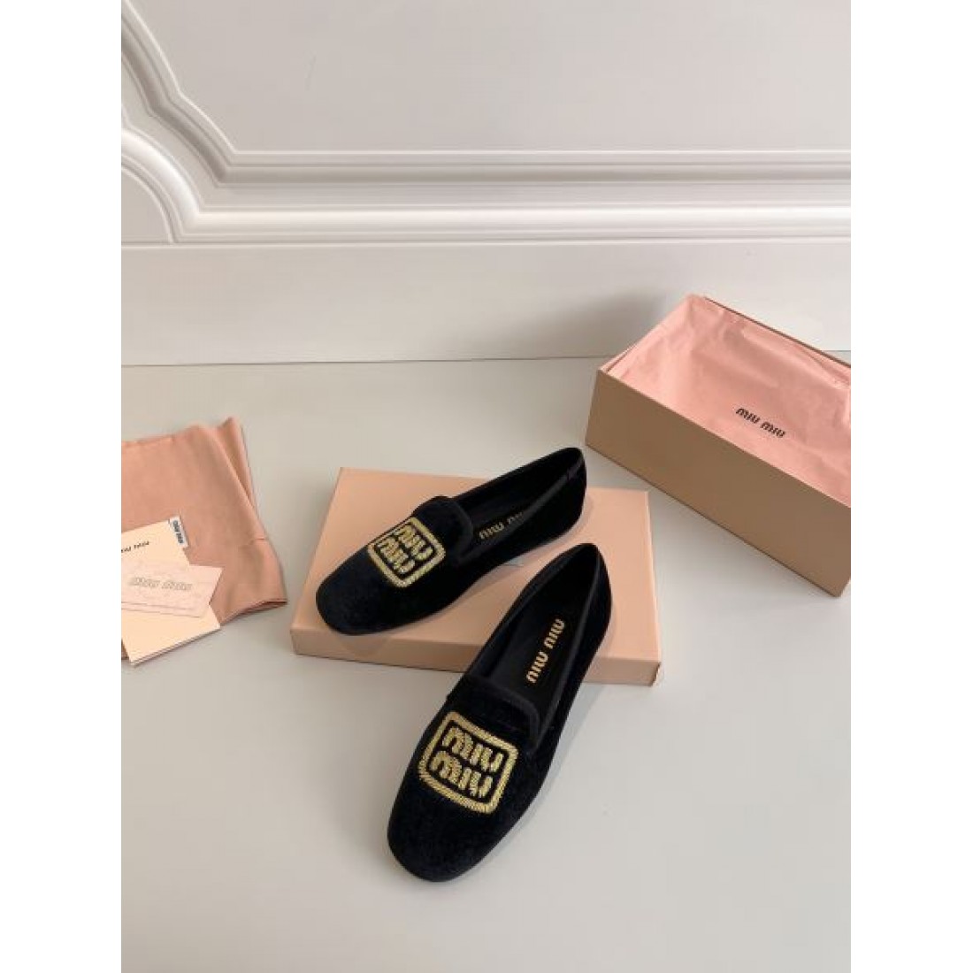 トレンド感あふれるMIU MIU ミュウミュウ コピー ハイヒール 上品でモードな印象に