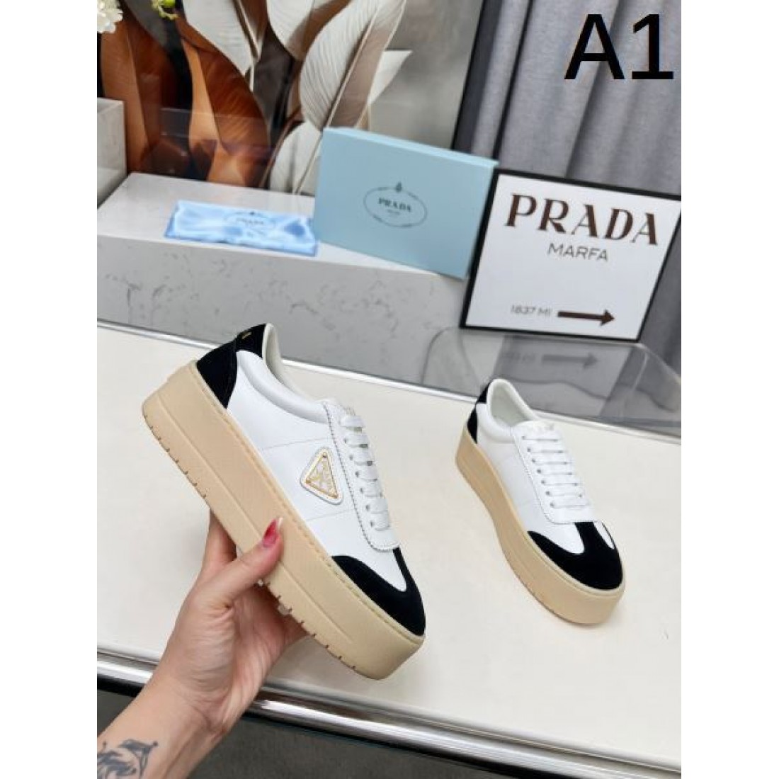今季イチオシ PRADA プラダ コピー レディース用 カジュアルシューズ 季節感たっぷり