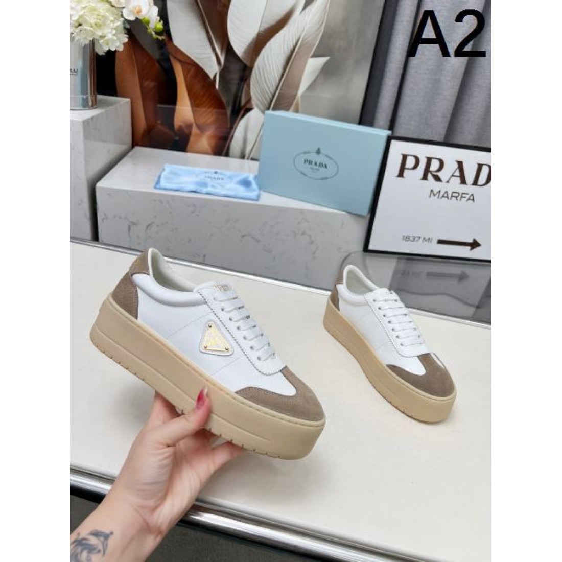 今季イチオシ PRADA プラダ コピー レディース用 カジュアルシューズ 季節感たっぷり