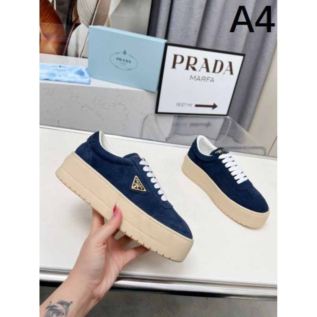 今季イチオシ PRADA プラダ コピー レディース用 カジュアルシューズ 季節感たっぷり