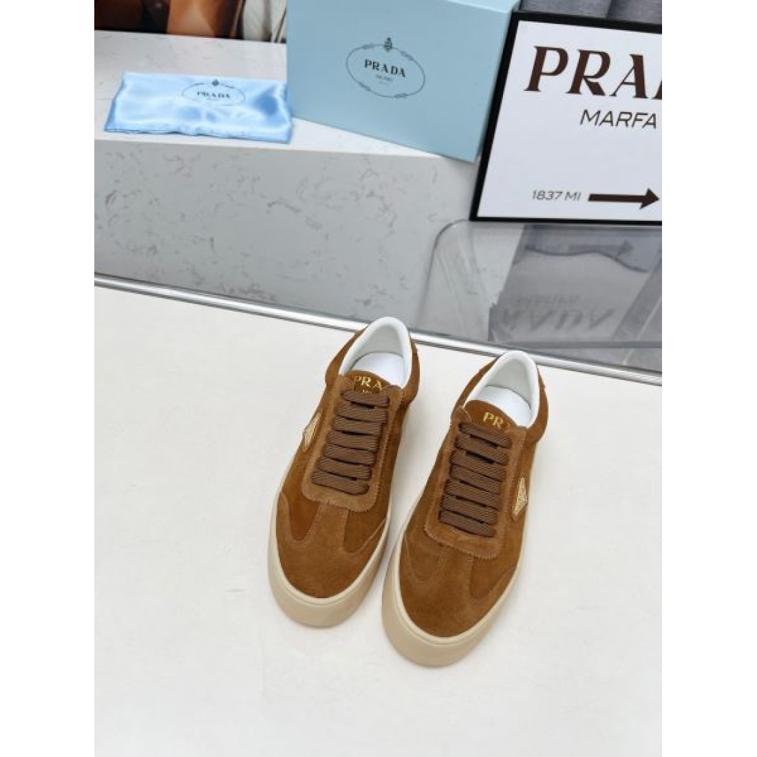 今季イチオシ PRADA プラダ コピー レディース用 カジュアルシューズ 季節感たっぷり