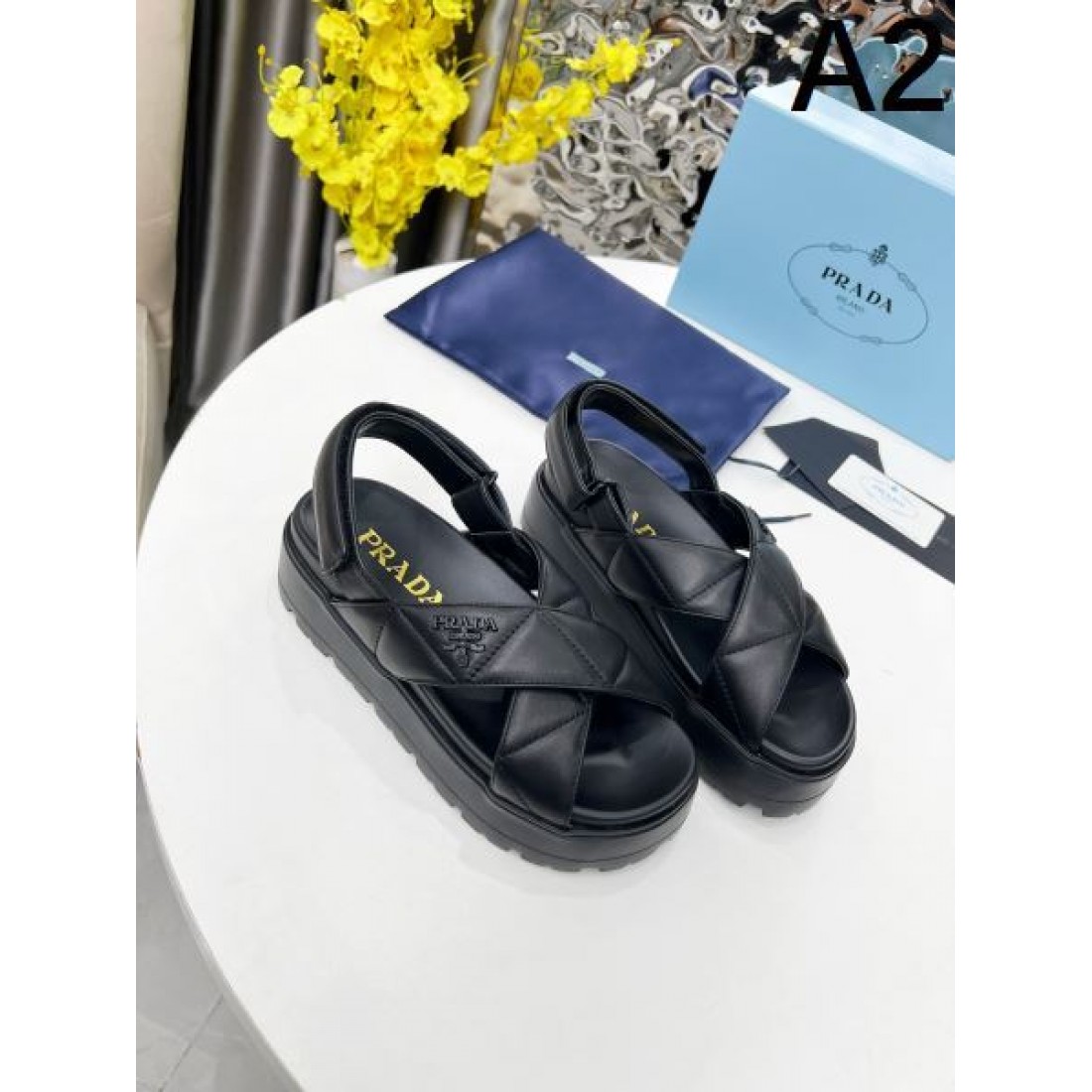 今季イチオシ PRADA プラダ コピー レディースサンダル エレガントな雰囲気