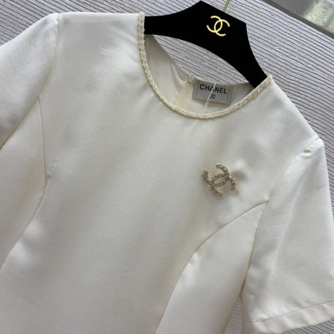 シャネル スーパーコピー ワンピース ロゴ 視線を集める今夏新作 CHANEL
