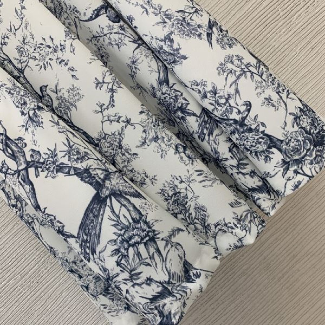 DIOR スーパーコピー ワンピース ロゴ この夏に大満喫できる ディオール