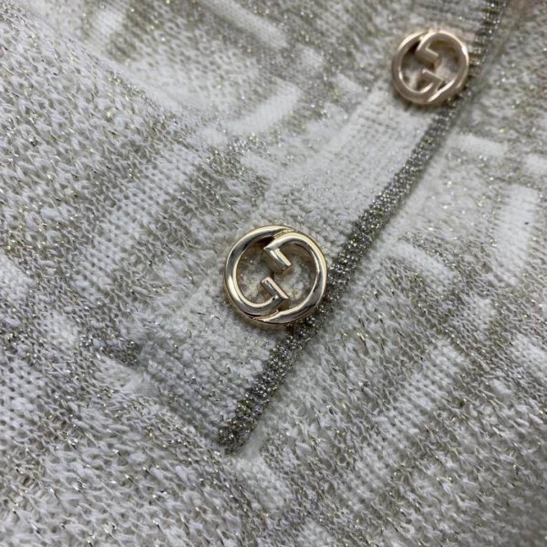GUCCI スーパーコピー ワンピース ロゴ 最新先取りおしゃれなロゴ入り グッチ