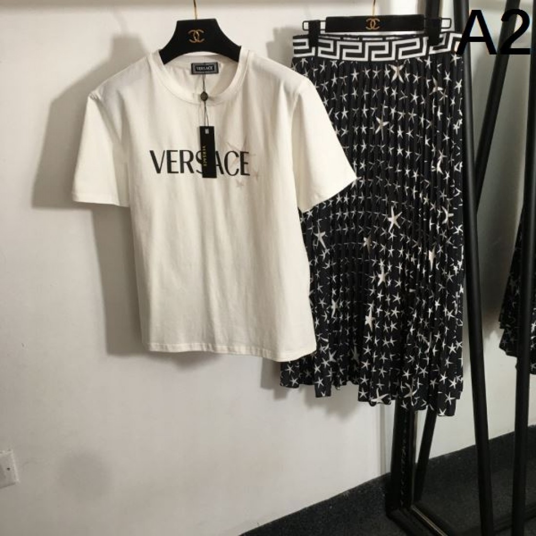 VERSACE ヴェルサーチェ コピー 上下セット 快適でおしゃれなシルエット