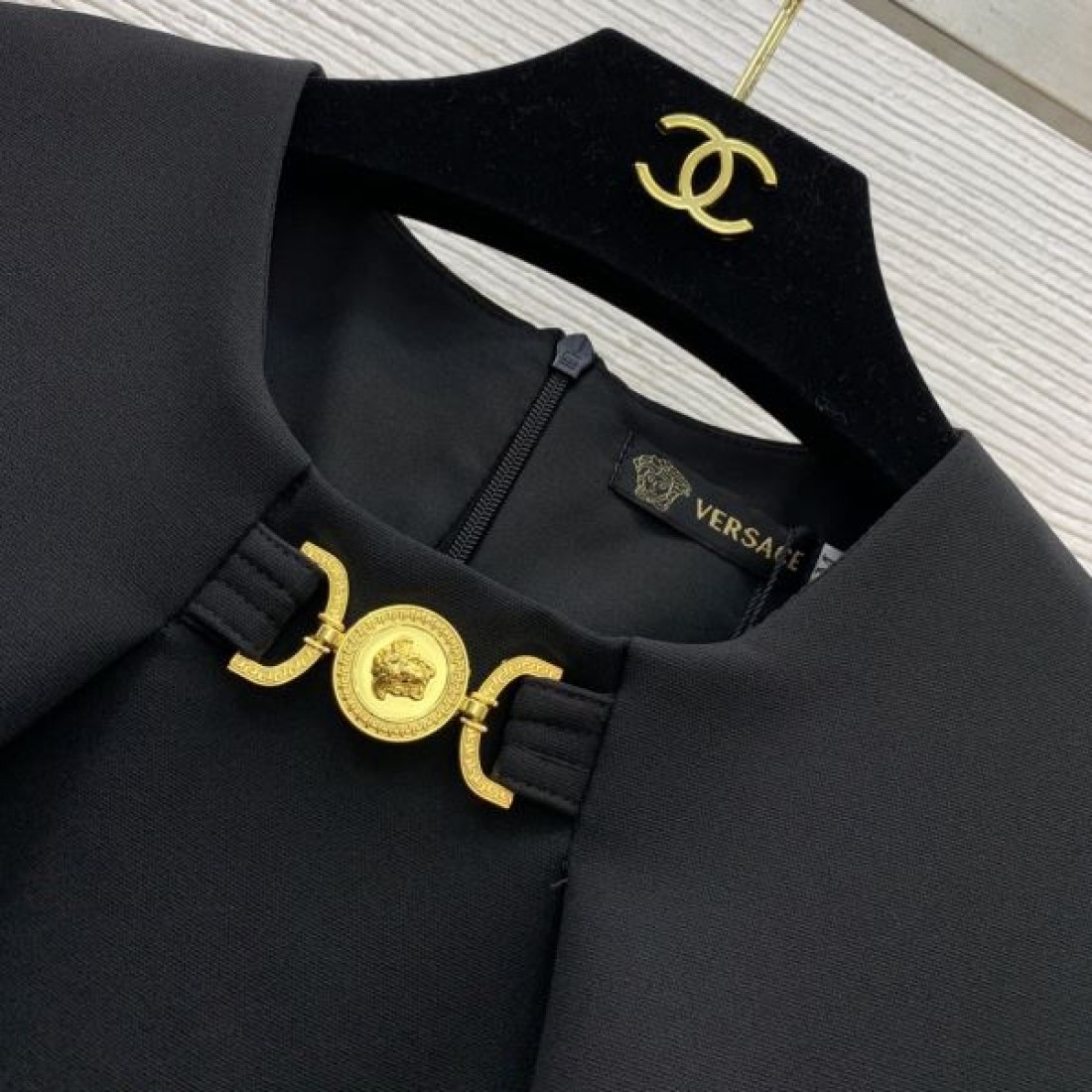 VERSACE ヴェルサーチェ コピー ワンピース 柔らかくエフォートレスなスタイル