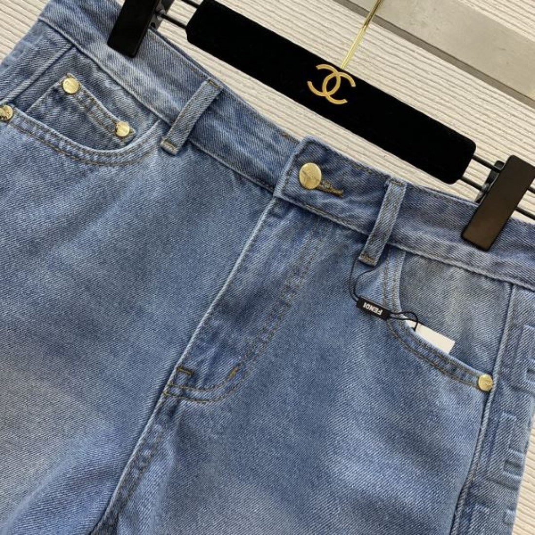 フェンデイ コピー ハーフパンツ ジーンズ お洒落 ＦＦロゴ人気 最トレンド FENDI