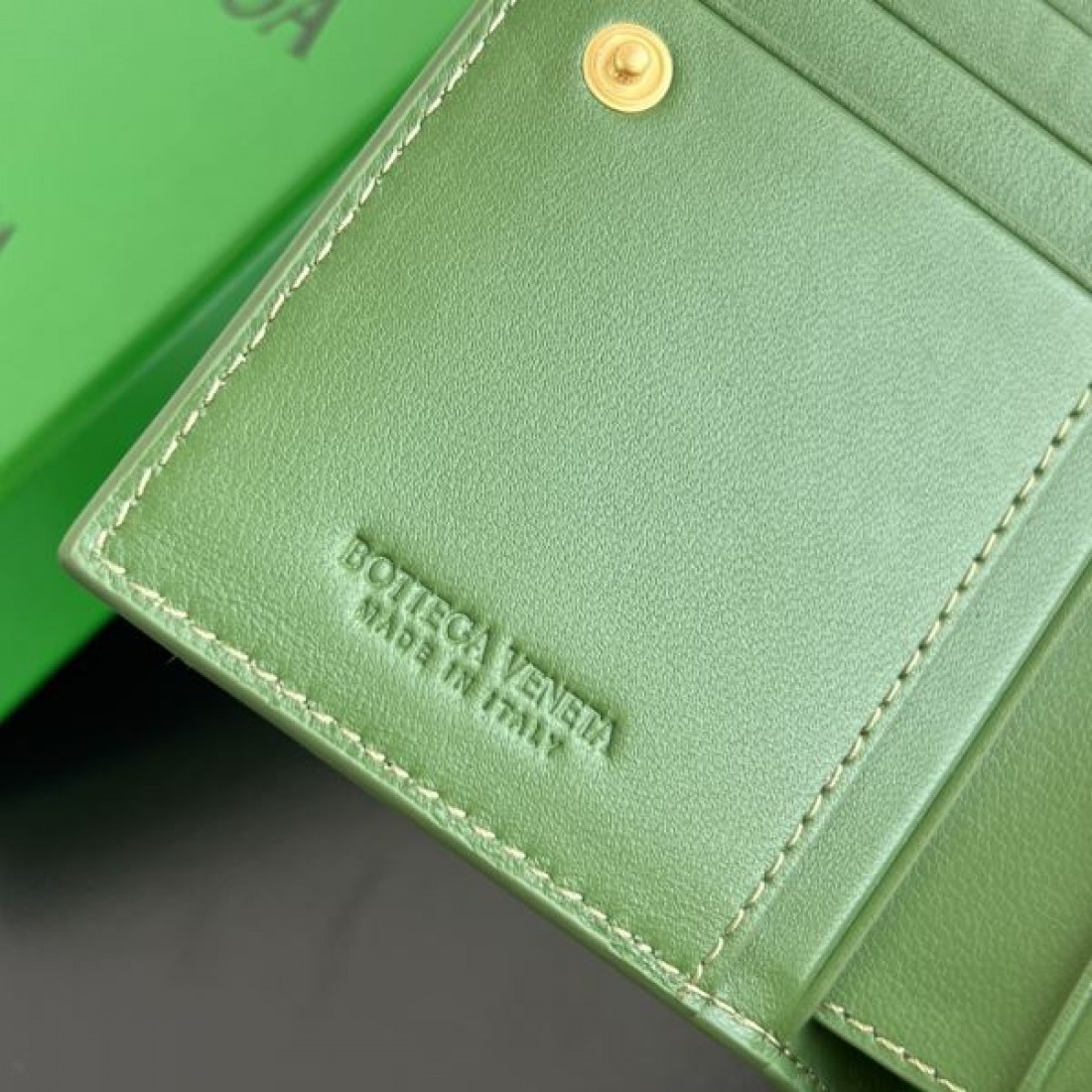 BOTTEGA VENETA ボッテガヴェネタ コピー コインバッグ コンパクトで柔らかな