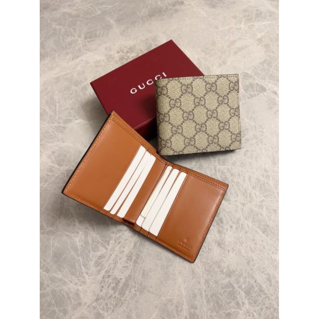洗練と実用性を兼ね備えた グッチ コピー 二つ折り財布 GUCCI