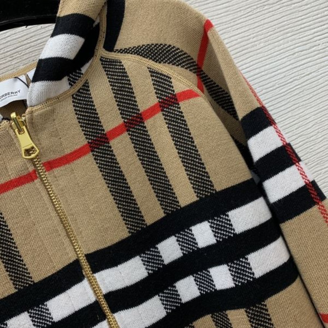  BURBERRY バーバリー コピー ニットコート 柔らかで高級感のある編み目