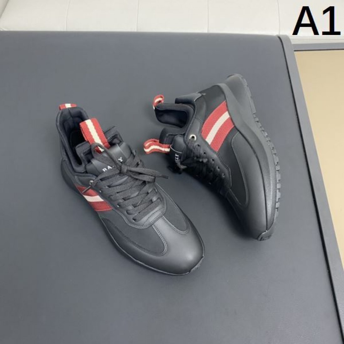これは買い BALLY バリー コピー スニーカー お洒落さん必携