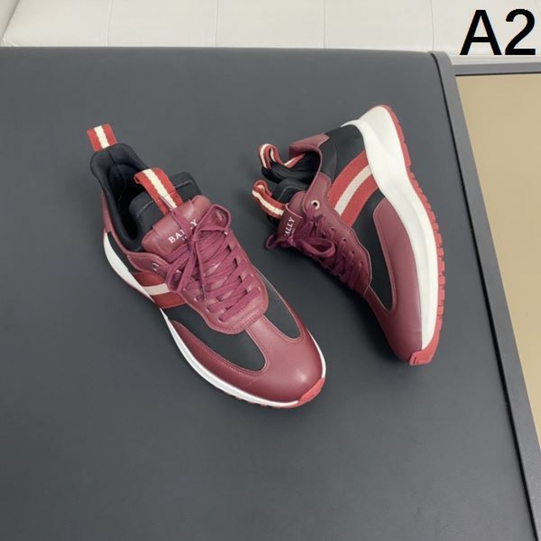 これは買い BALLY バリー コピー スニーカー お洒落さん必携