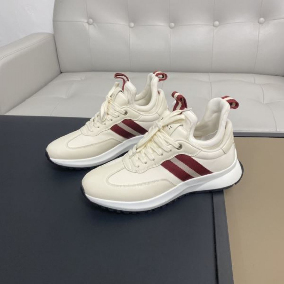 これは買い BALLY バリー コピー スニーカー お洒落さん必携