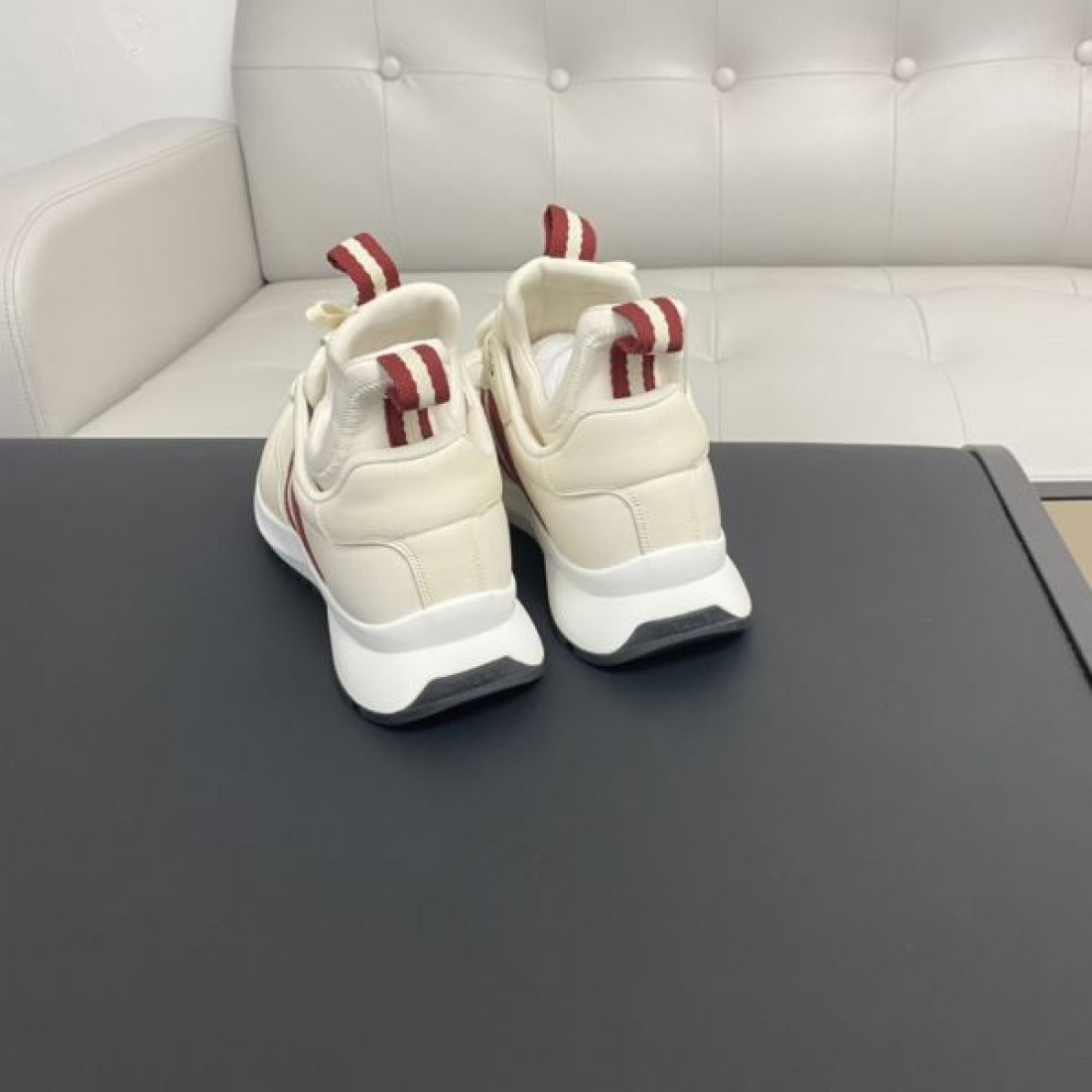 これは買い BALLY バリー コピー スニーカー お洒落さん必携