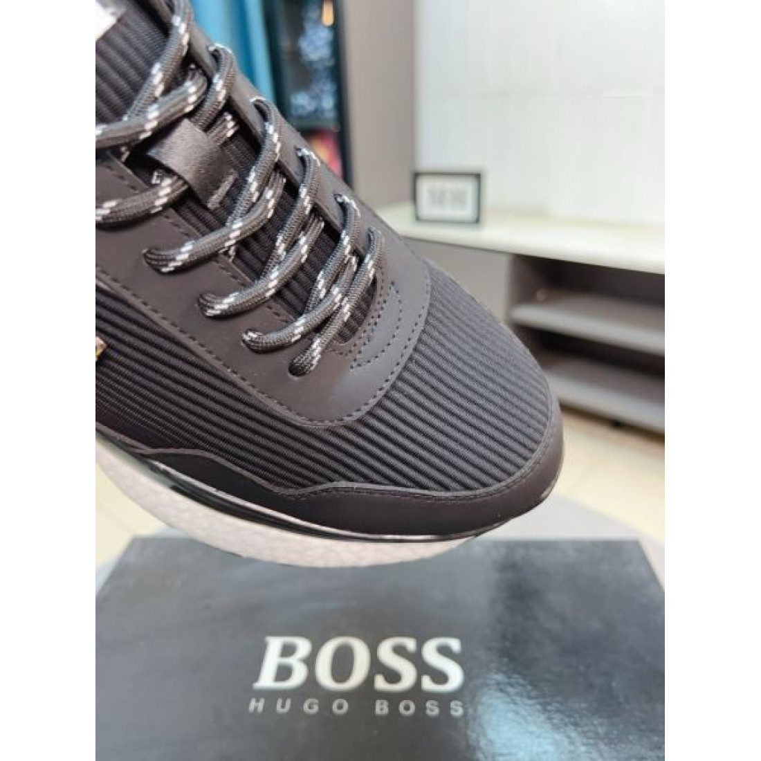 今季イチオシ HUGO BOSS ヒューゴボス コピー スニーカー 季節感たっぷり