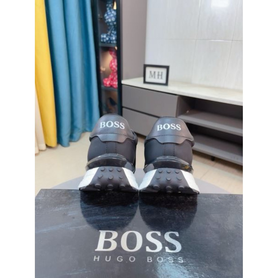 今季イチオシ HUGO BOSS ヒューゴボス コピー スニーカー 季節感たっぷり