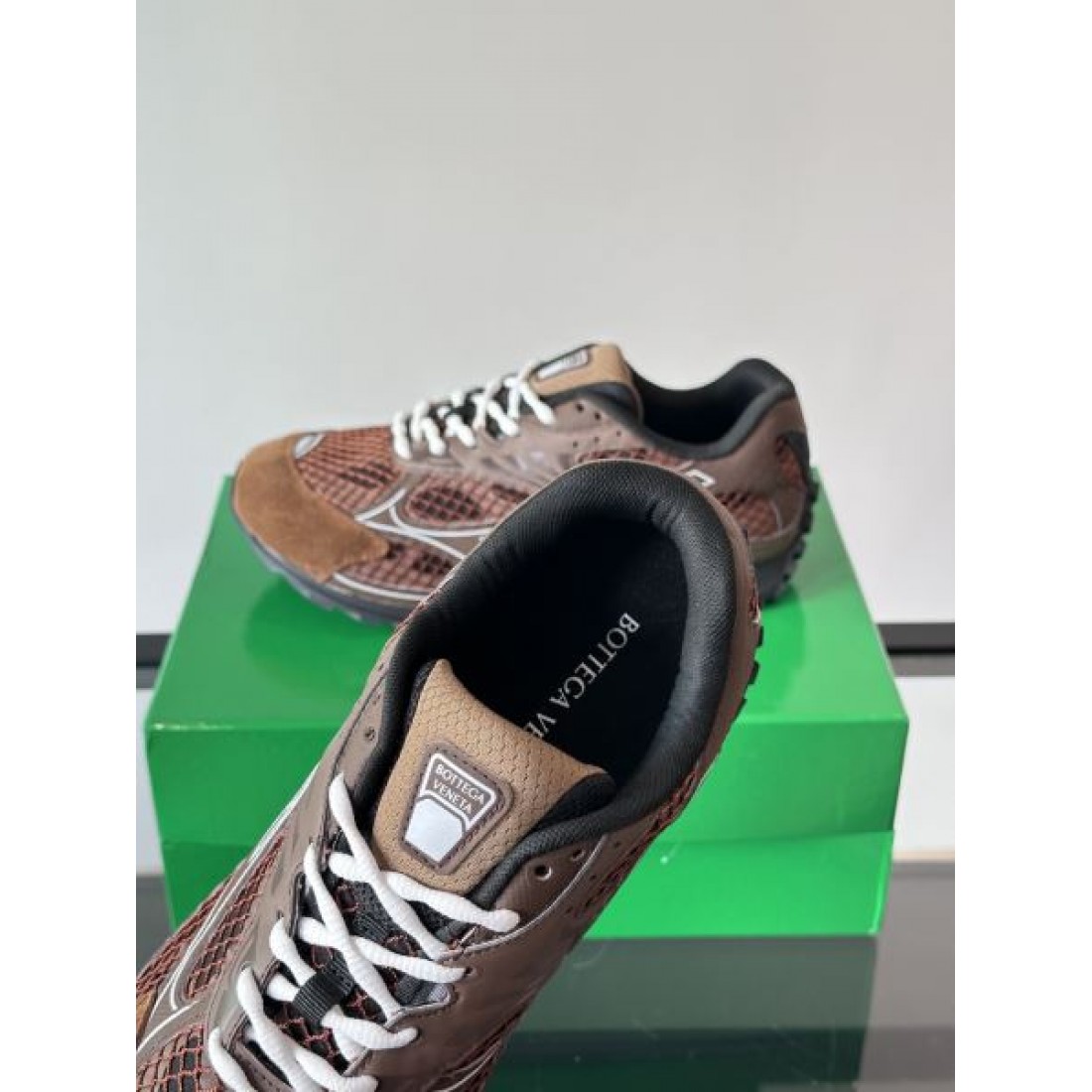 洗練された個性派スタイルBOTTEGA VENETA ボッテガヴェネタ コピー スニーカー 