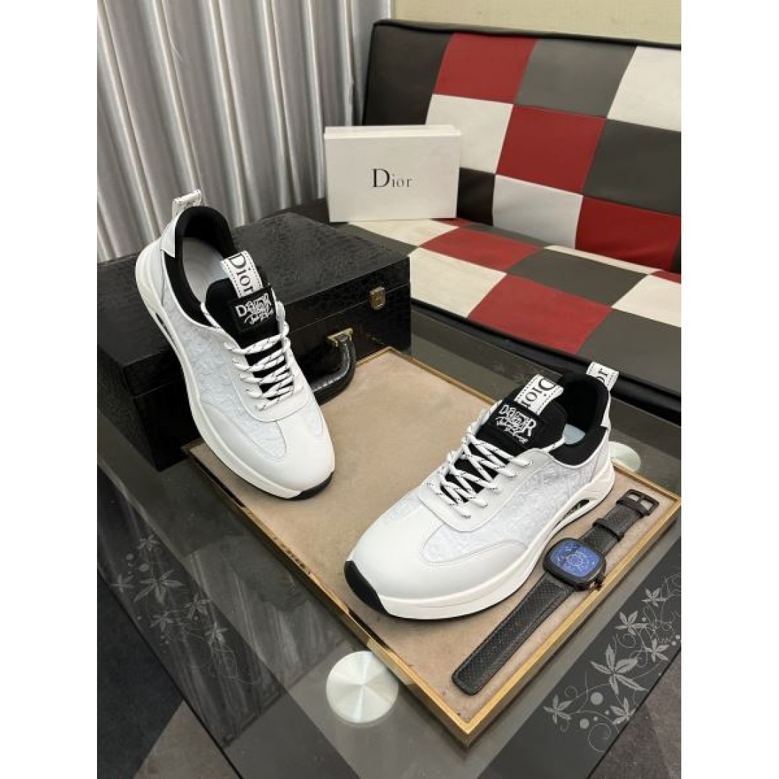 精巧な ディオール コピー スニーカー DIOR 着こなしに品格を添えて