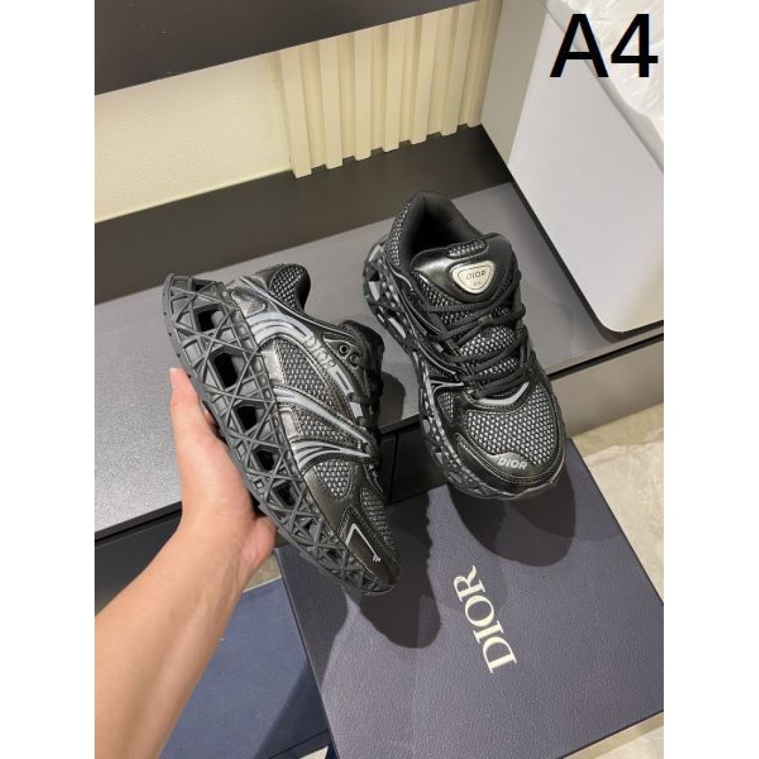 軽やかでスマートな印象DIOR ディオール コピー スニーカー 履き心地も抜群