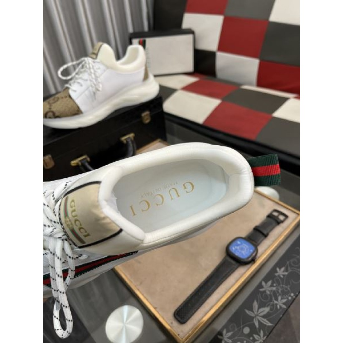 GUCCIで魅せる グッチ コピー スニーカー エネルギッシュで洗練された