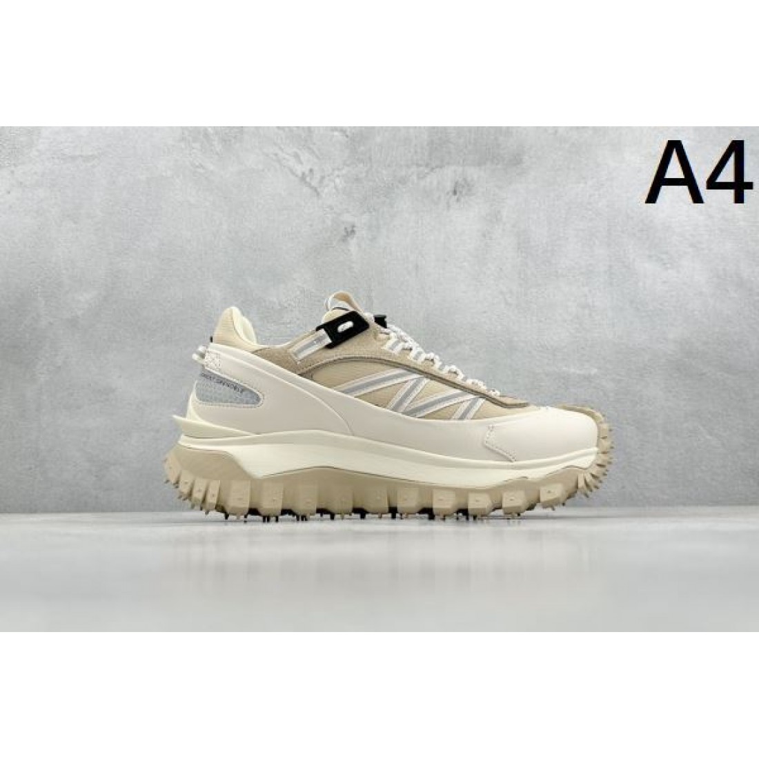 モード感漂う MONCLER モンクレール コピー スニーカー 軽やかで快適な