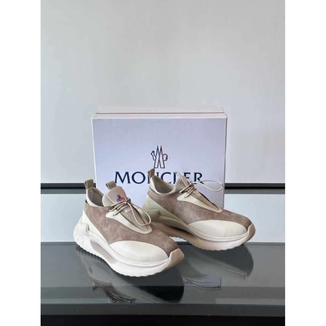 トレンド感抜群のモンクレール コピー スニーカー MONCLER上質な履き心地を実現