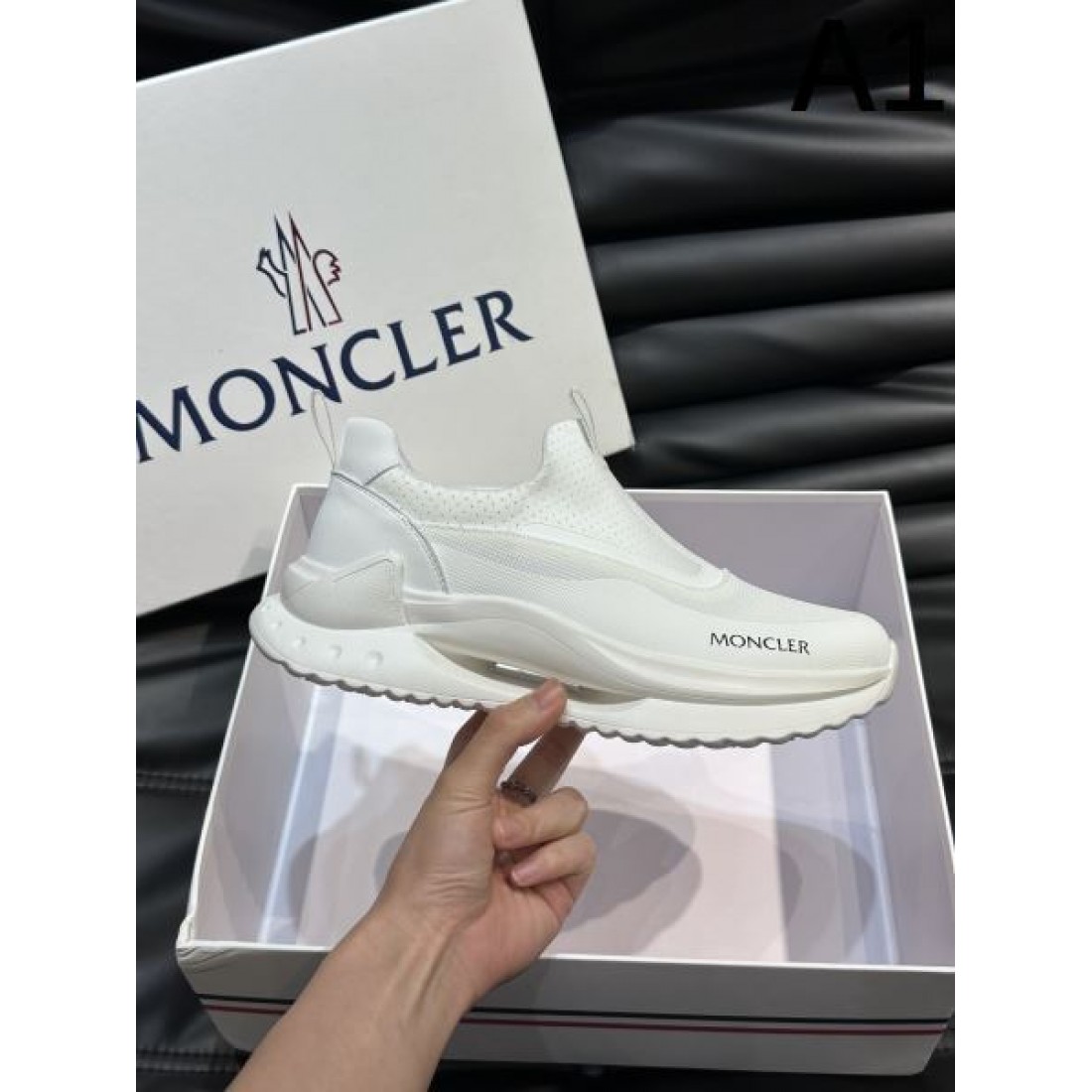 モンクレール コピー スニーカー MONCLER洗練された都会派スタイルが魅力