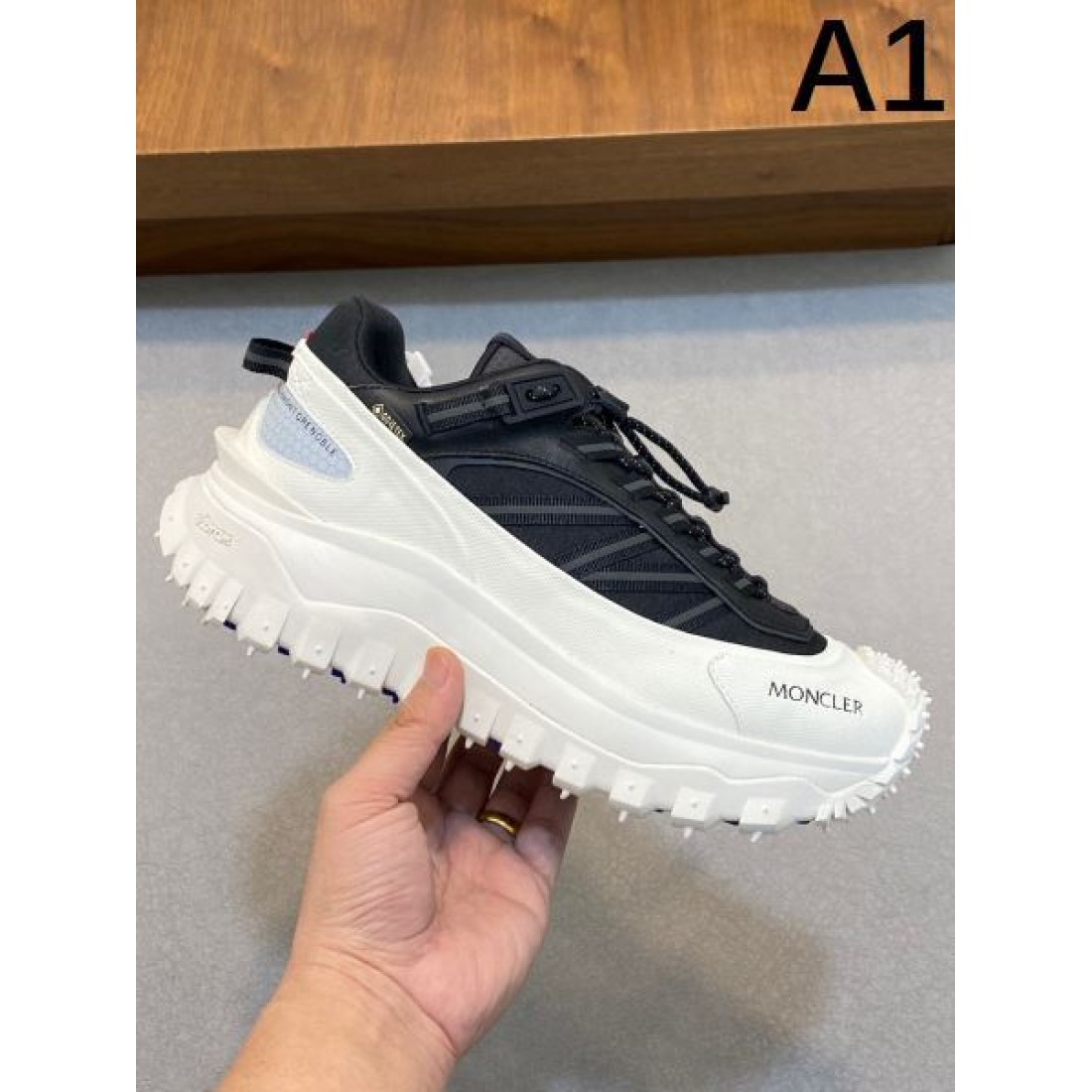 トレンド感溢れるモンクレール コピー スニーカー MONCLERモードな