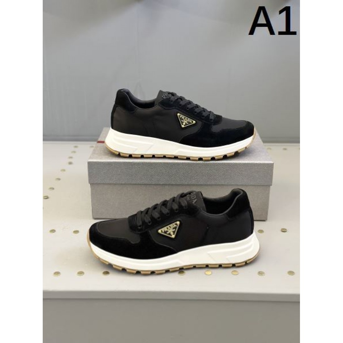スタイリッシュなスタイル PRADA プラダ コピー スニーカー 一瞬で華やぐ