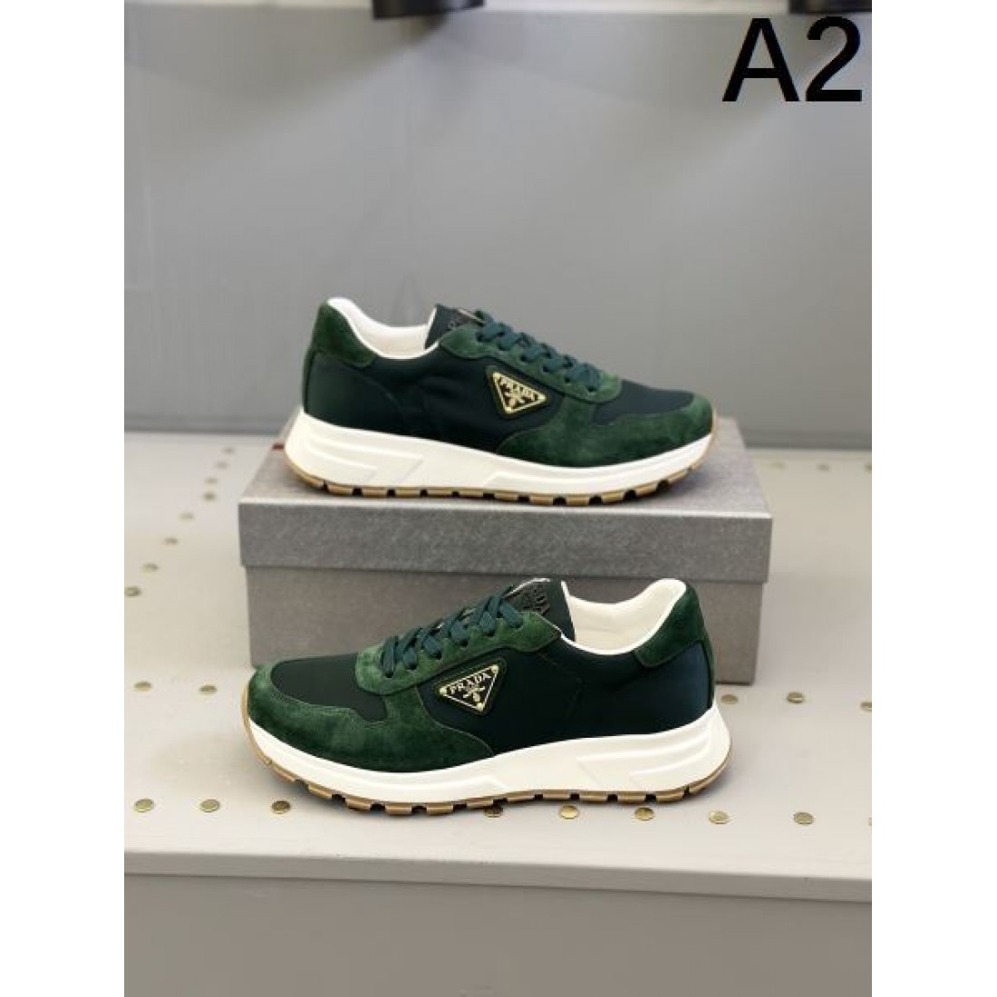 スタイリッシュなスタイル PRADA プラダ コピー スニーカー 一瞬で華やぐ